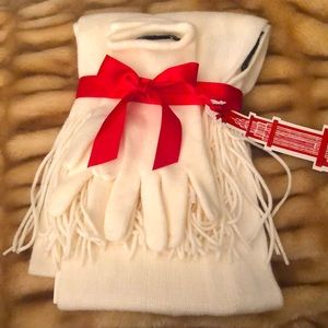 NWT! New York & Company scarf and gloves set